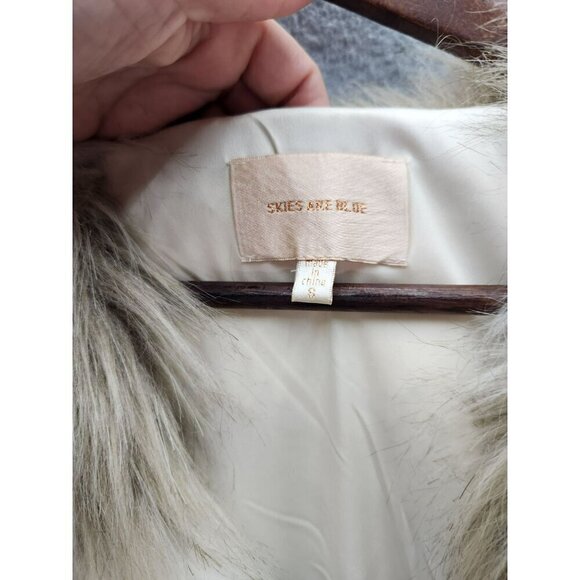 Skies Are Blue Faux Fur Vest Beige White Striped Sleeveless Lined Size S - Picture 3 of 6